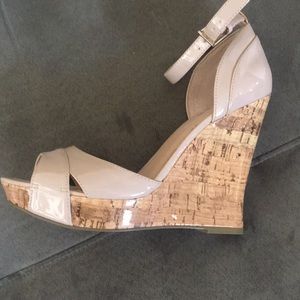 Cream patent wedges